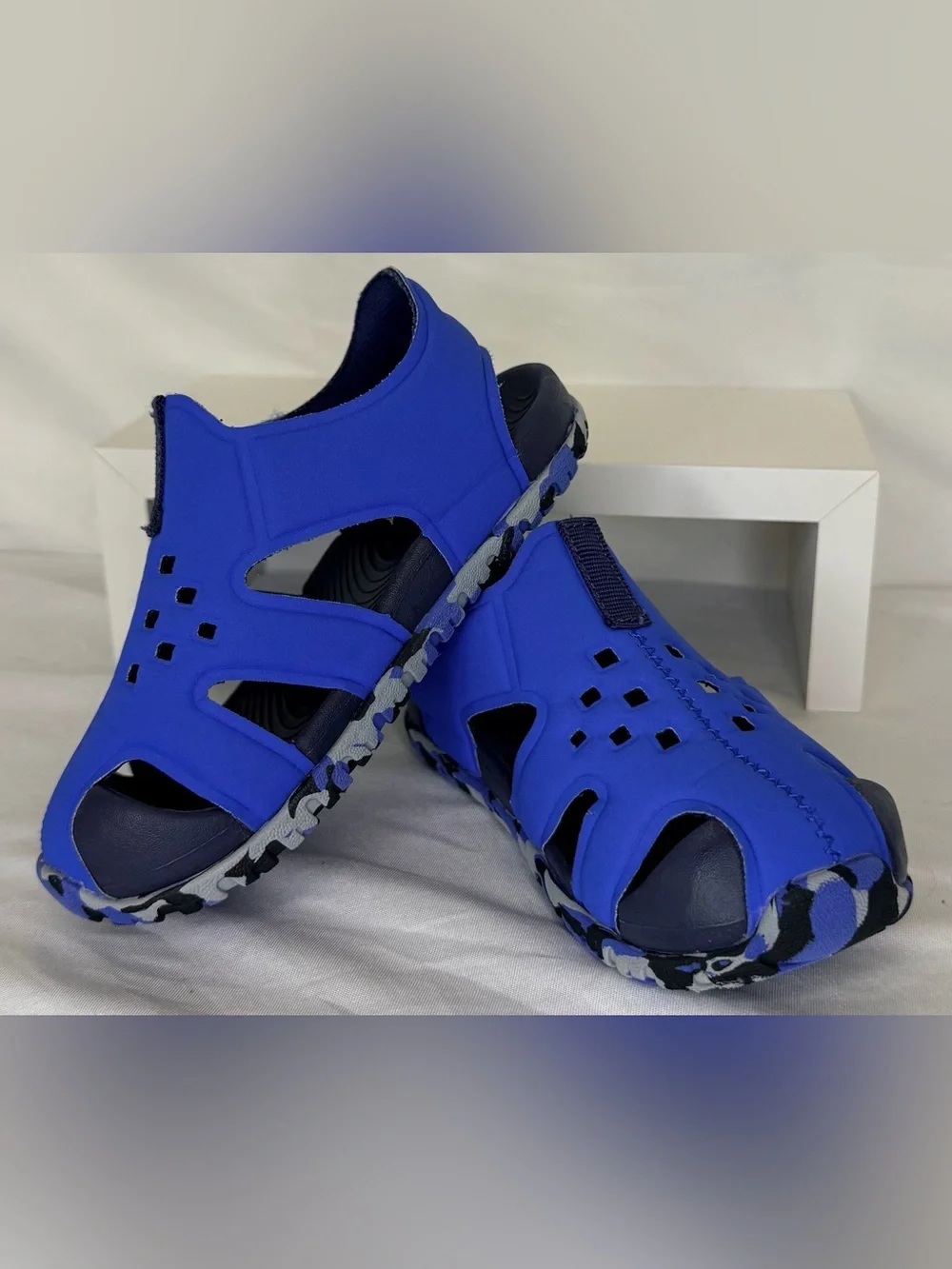 wonder nation Bright Blue Kids Closed-Toe Sandals with Camouflage Sole